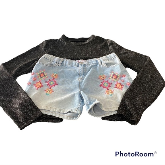 Childrens Place Big Girls Aztec embroidered Adjustable Waist Denim Shorts + Top - Picture 1 of 12